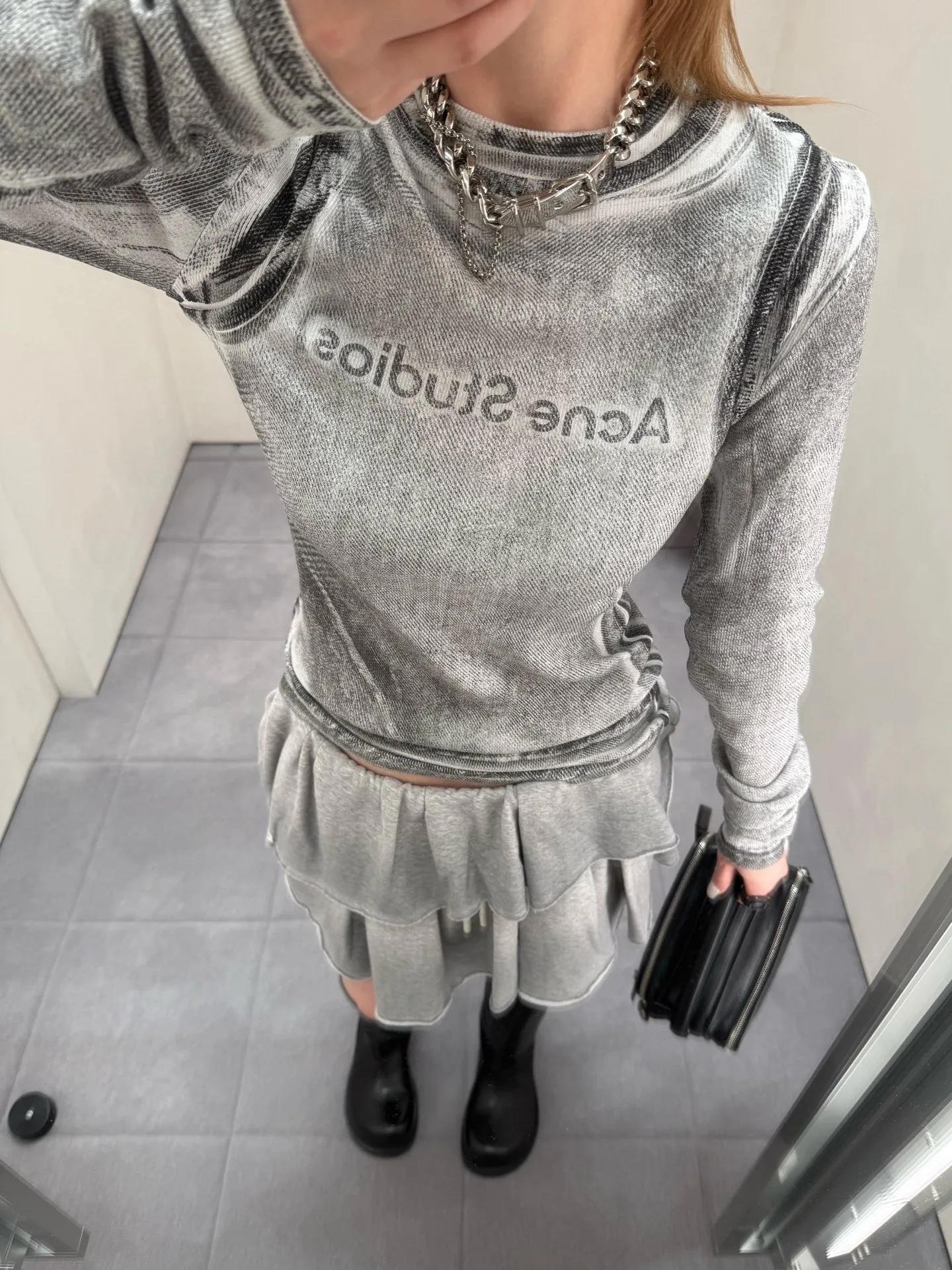 【 】
